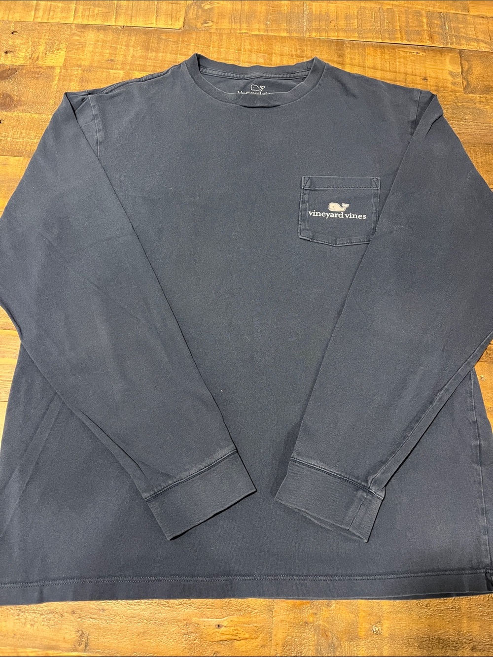 Men’s Vineyard Vines Classic Long-Sleeve Pocket Tee in Navy Blue ~ Med